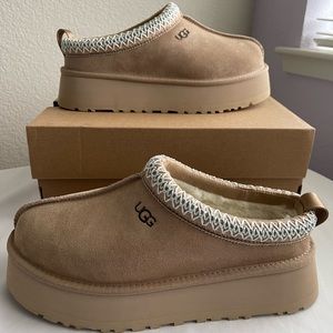 NEW Women's UGG Tazz Platform Slippers Shoes In Sand Mules Clogs Women’s Size 7